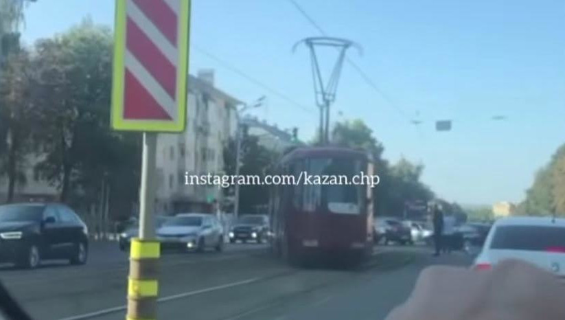 Очевидцы делятся кадрами в соцсетях.