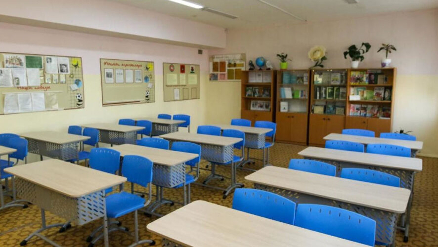 Должность является аналогией старшего вожатого.