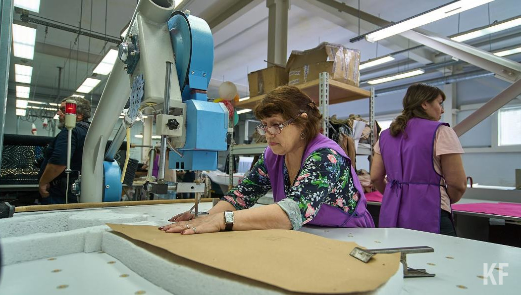 Критически важный сегмент для страны-соседки - машиностроение.