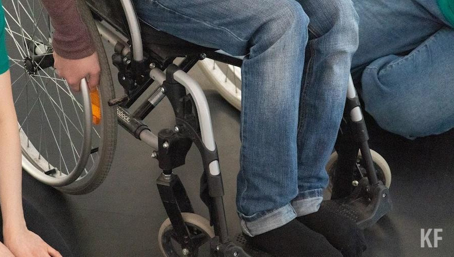 В республике проживают свыше 296 тысяч инвалидов старше 18 лет и 16