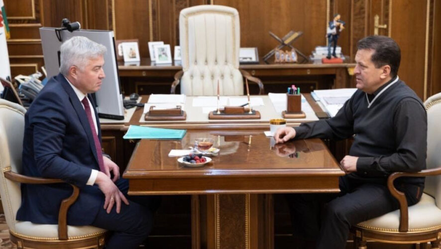 Мэр Казани встретился с генеральным директором казанского предприятия СИБУРа.