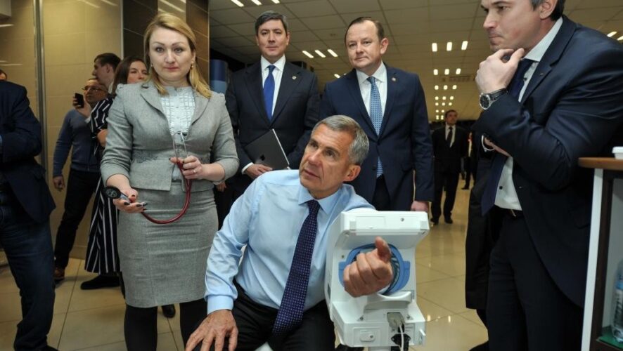 Рустам Минниханов упрекнул министра Вафина в «непрозрачности» при работе с жалобами людей.