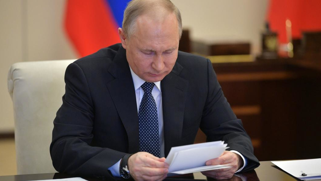 Об этом президент заявил на совещании по развитию экономики.