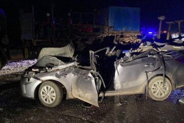 Жертвами аварии стали водитель и пассажир легковушки.