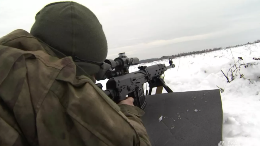 Женщина говорит