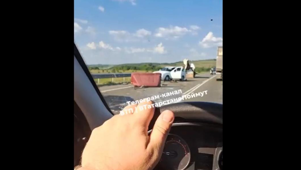 Затор случился из-за ДТП.