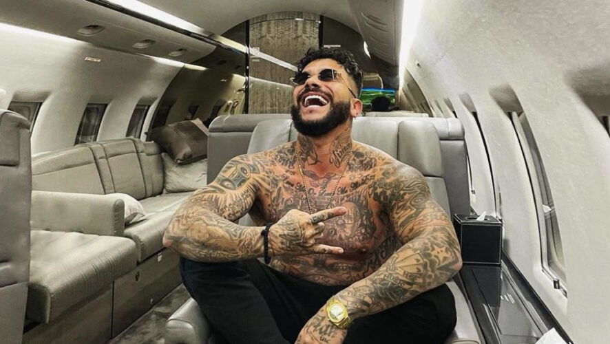 Тимур Юнусов обещал лично вручить выигрыш победителю конкурса.