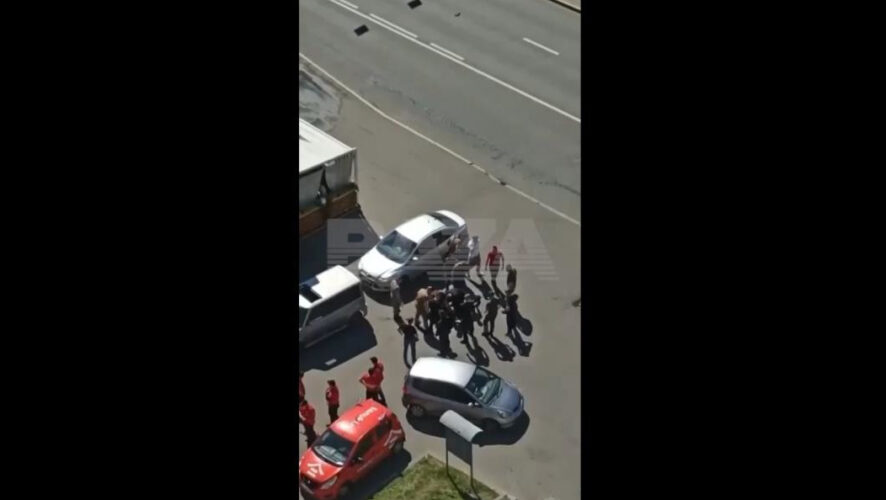 Троим потребовалась скорая помощь.