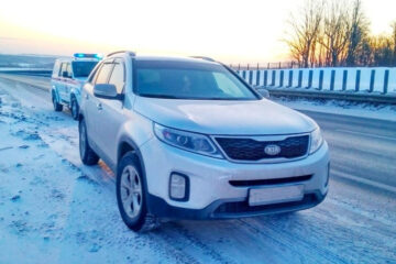 Спасатели обогрели и напоили мужчину горячим чаем