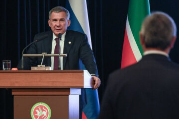 Президент Татарстана отчитал Романа Шайхутдинова за попытку спихнуть работу министерства на районы.