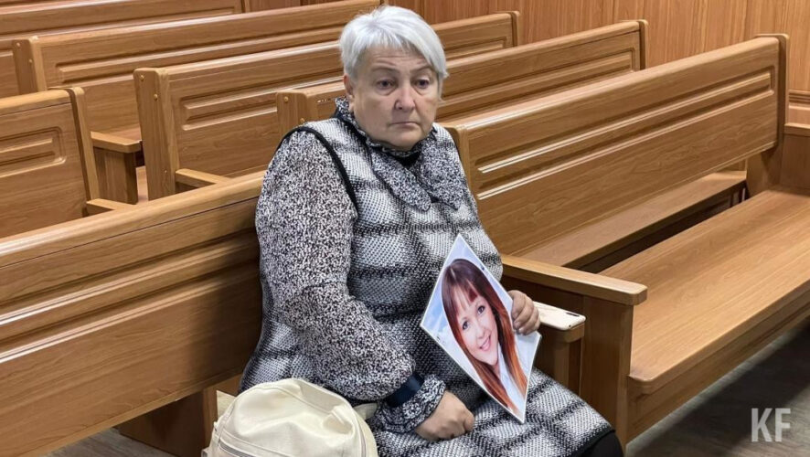 Об этом сообщила мать одной из жертв Птицина Даши Максимовой.