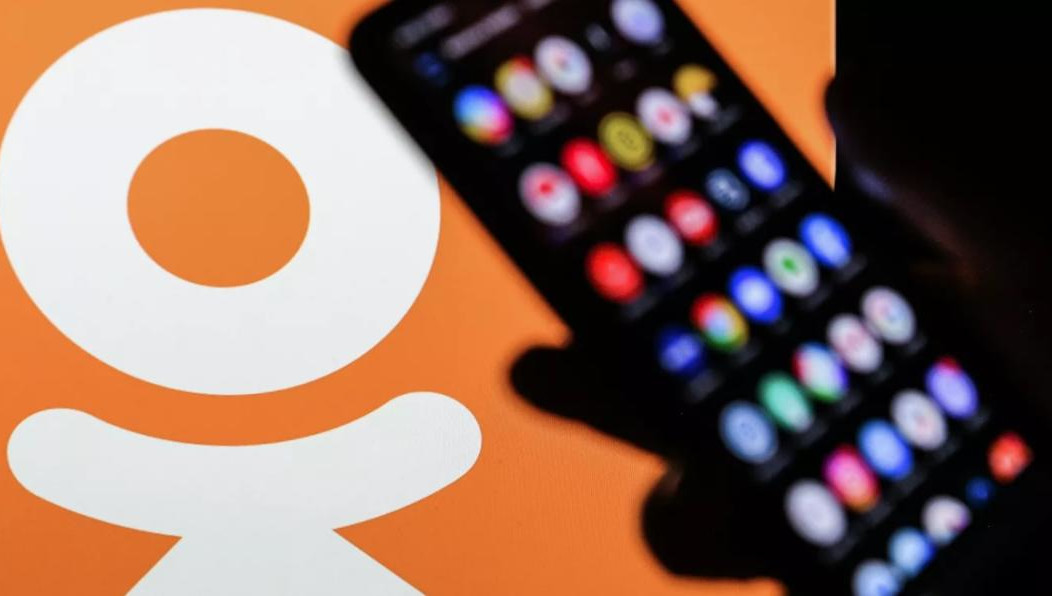 Также люди резко захотели восстановить свои аккаунты.