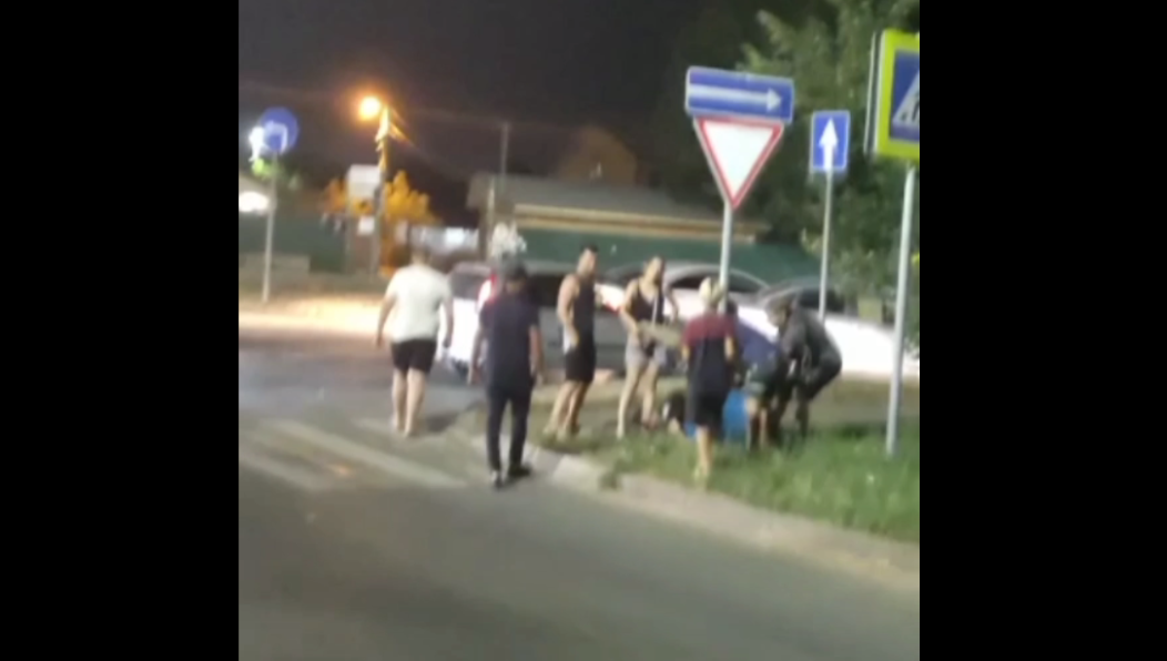 Виновника ДТП до приезда полиции скрутили очевидцы.