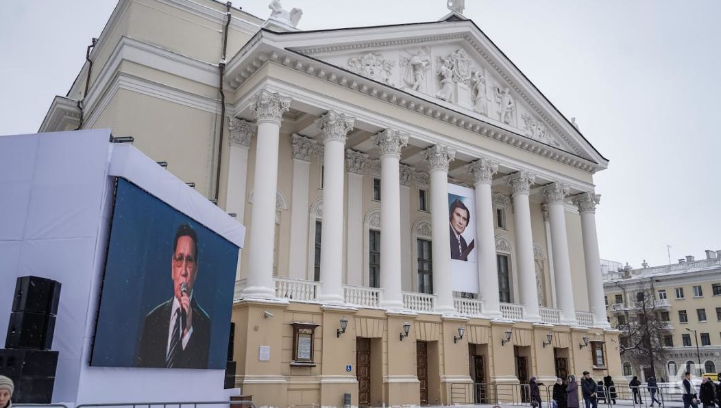 В кровельных листах обнаружены пробоины.