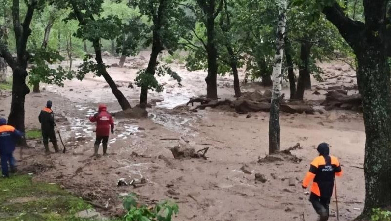 Были сложные метеоусловия.