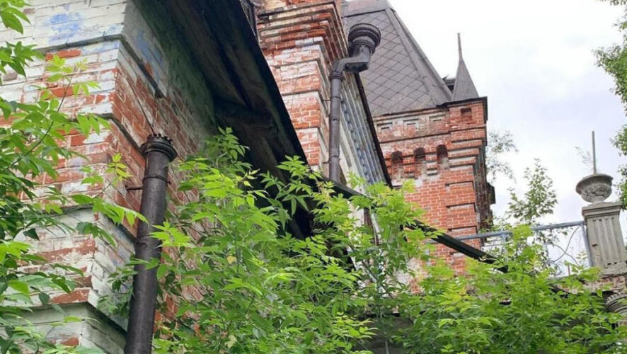 Скандал вокруг земельного участка продолжается.