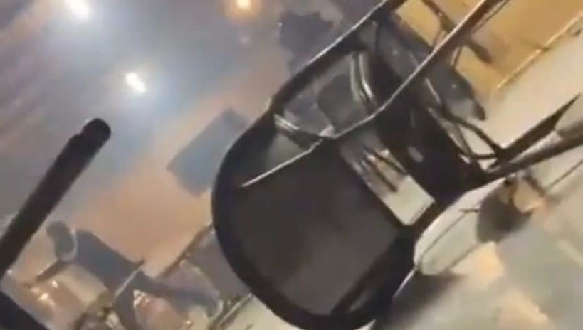 Видео инцидента появилось в соцсетях.