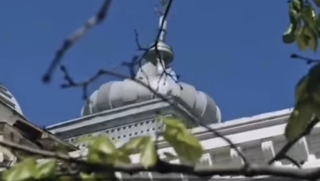 Это призрак несчастной женщины