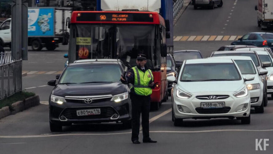 Автоинспекторы задержали восемь пьяных водителей.