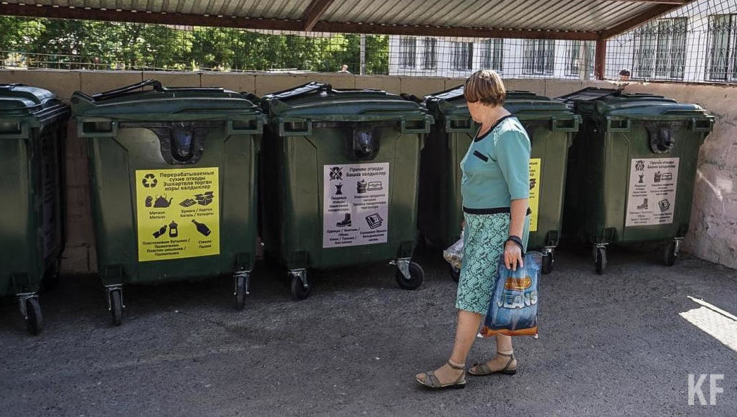 Руководитель УК «ПЖКХ» Евгений Чекашов рассказал о важности раздельного сбора мусора и его рационального использования. Если не начать правильно обращаться с отходами