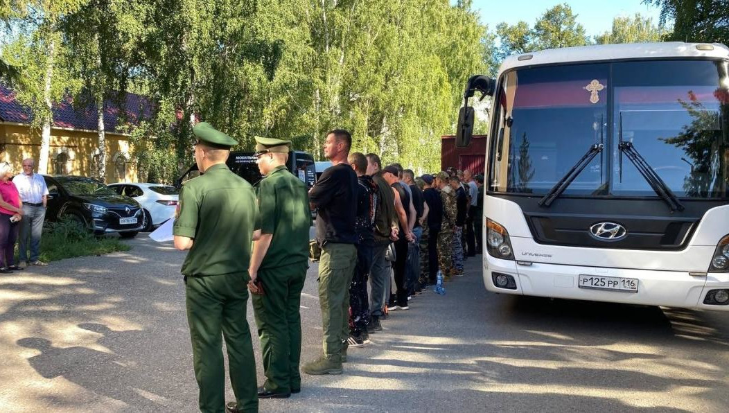 Бойцов обучат тактике ведения боя и тактической медицине.