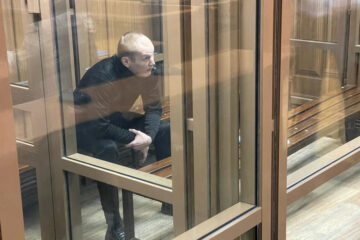 Сергей Макаров отказывается признать себя виновным. Обвинение запросило для него 18 лет строгого режима.