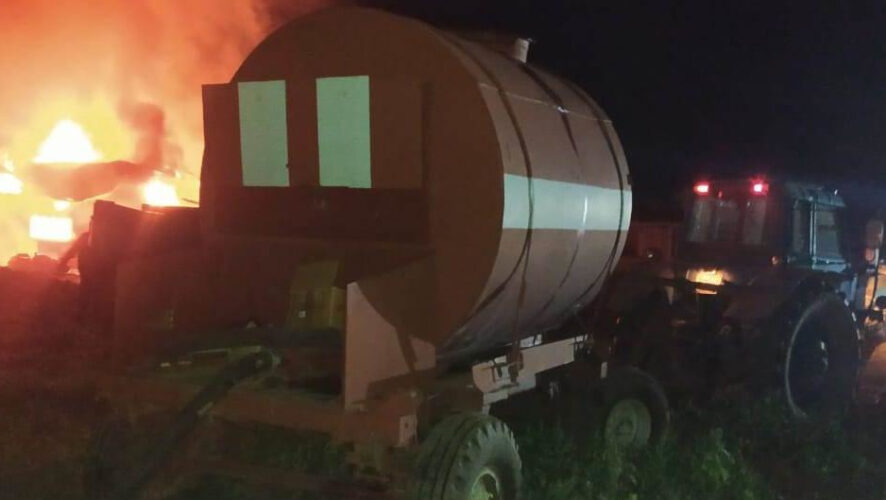 Ночью вспыхнула надворная постройка в Новом Сардеке.