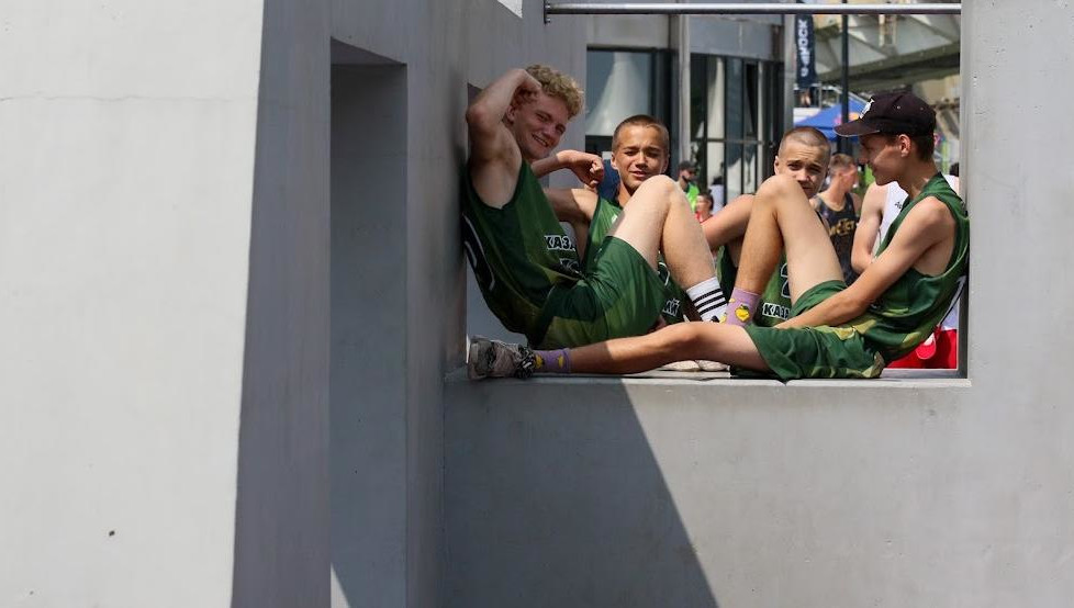 А жить мы будем 80 лет.