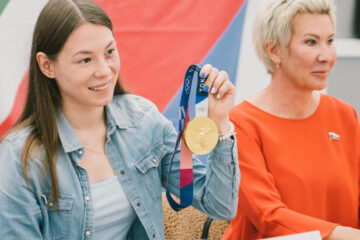 Олимпийская чемпионка приехала в казанскую школу фехтования