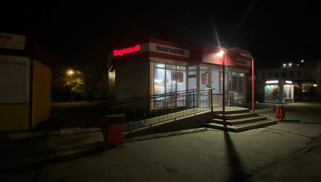 Хозяин не пристегнул двухколесный транспорт противоугонным средством.