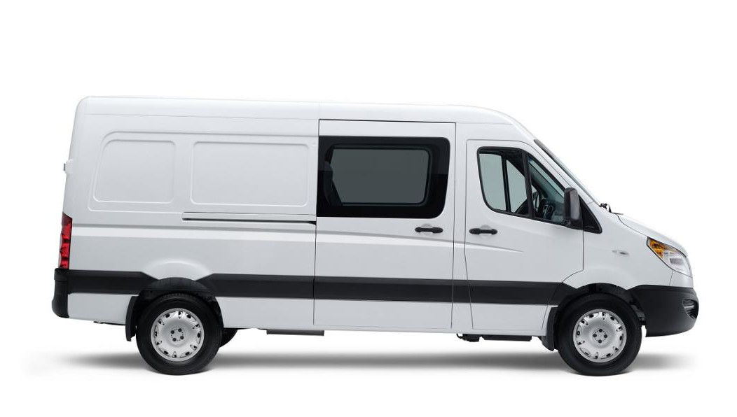 В машине можно разместить шесть человек и до двух европаллет.