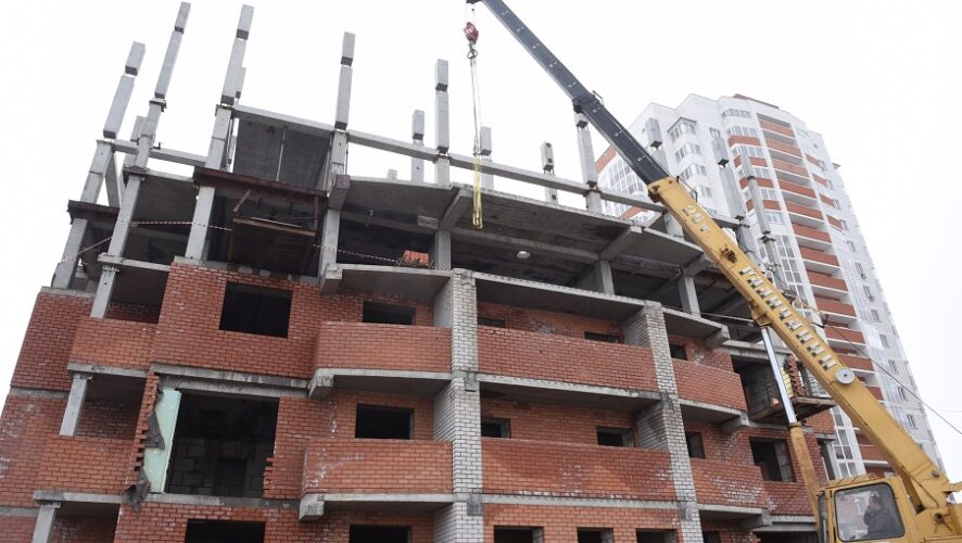 Жилые дома строят на костях школ