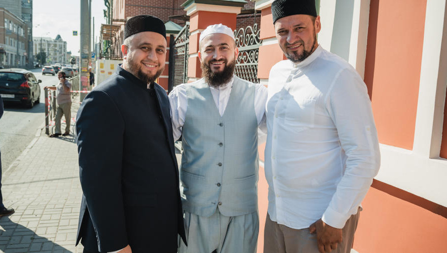 Коллективу Рустама Хайруллина представил муфтий Татарстана Камиль Самигуллин.