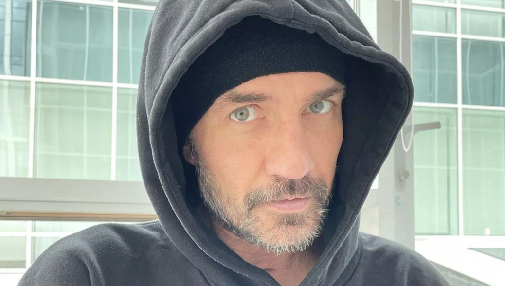 Об этом спортсмен сообщил в социальных сетях.