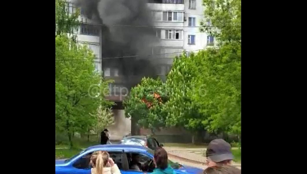 Пламя тушили очень долго.