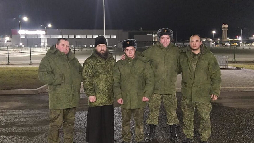 Протоиерей Андрей Зиньков посетил пункт сбора мобилизованных военнослужащих на «Казань Экспо».