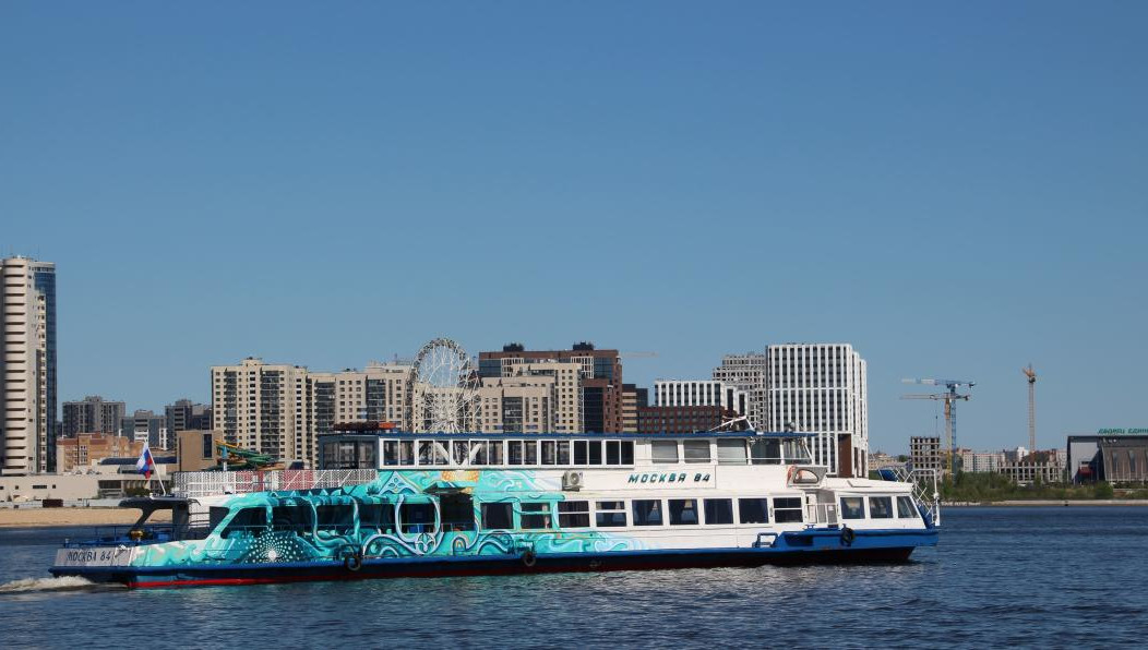 Общая вместимость судов до 155 пассажиров.