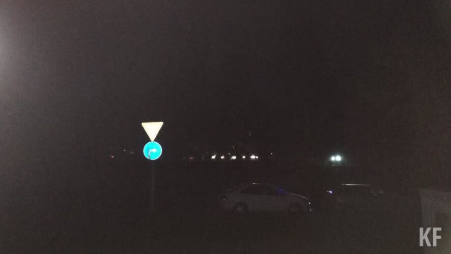 В зону отключения света попало около 24 000 человек.