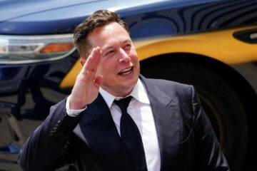 На основателя SpaceX подавала в суд группа инвeсторов Tesla.