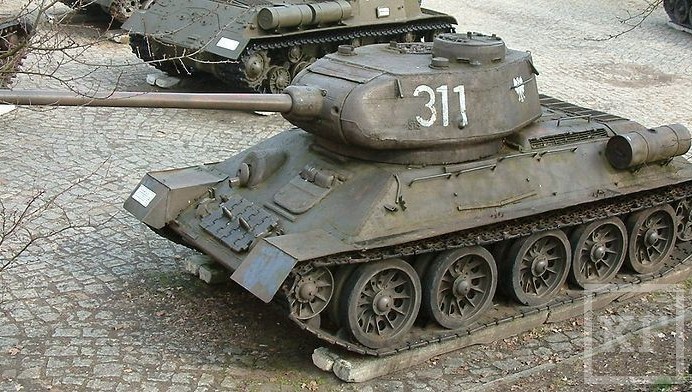 С удвоенной силой начать поиски танка Т-34 призвал сегодня подчиненных мэр Казани Ильсур Метшин во время осмотра реконструируемого парка Победы. Боевая машина должна
