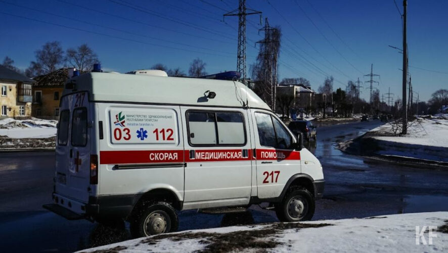 Автомобиль вылетел на встречку после того