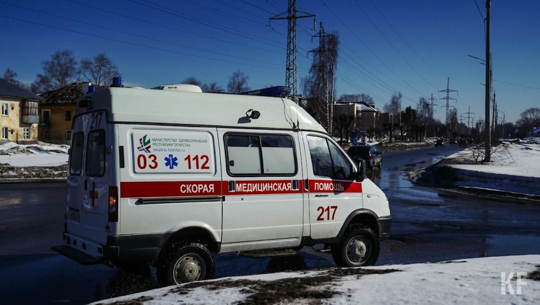 Автомобиль вылетел на встречку после того