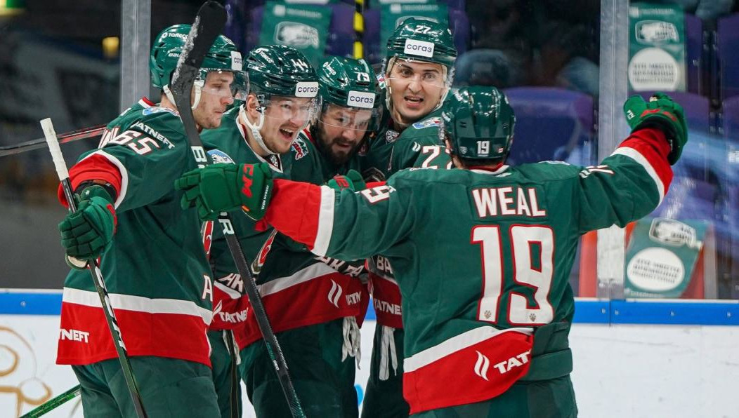 Казанцы забросили четыре шайбы в домашнем матче.