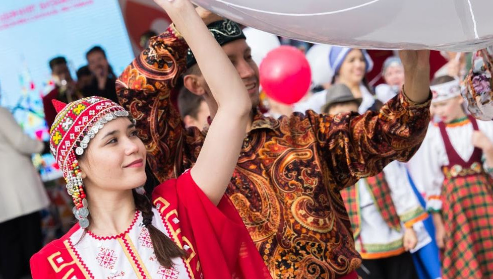 В нем участвовали представители 57 стран.