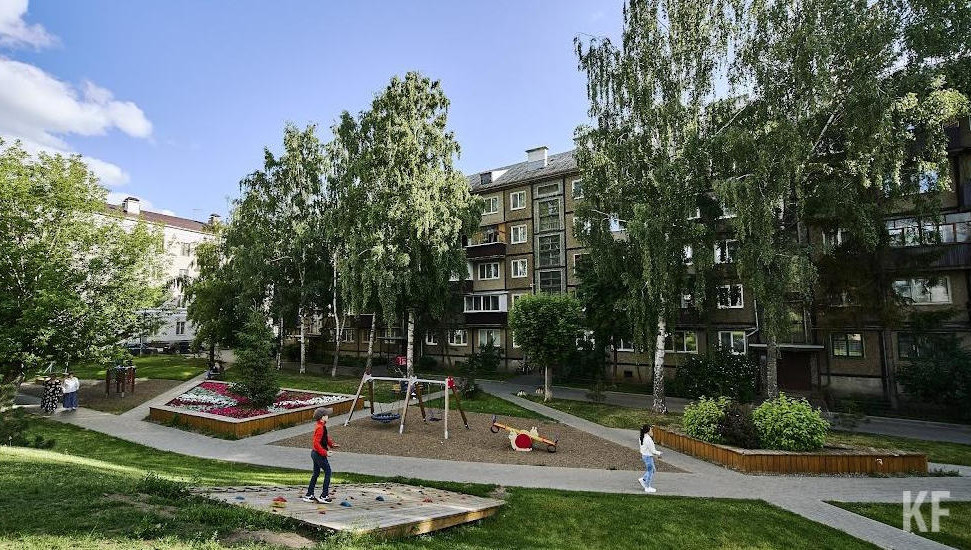 Также решается вопрос освещения дворов.