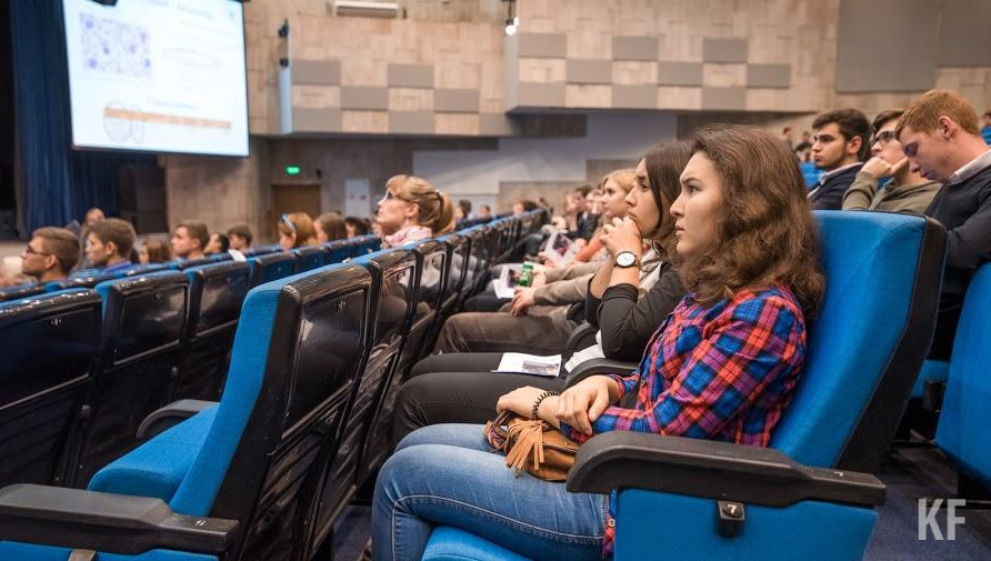 На строгом приговоре аферисту-прокатчику настаивает прокурор.