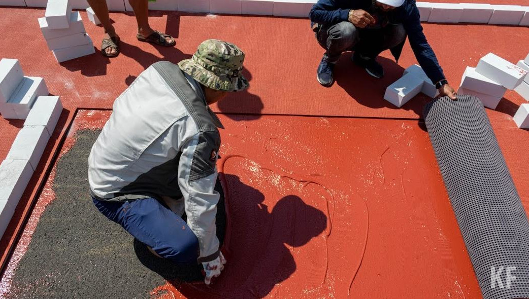 Речь идет об оплате за труд сверх обычного графика или расписания смен.