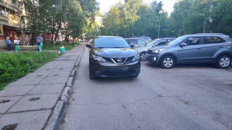 В медучреждения доставили взрослую и четверых детей.