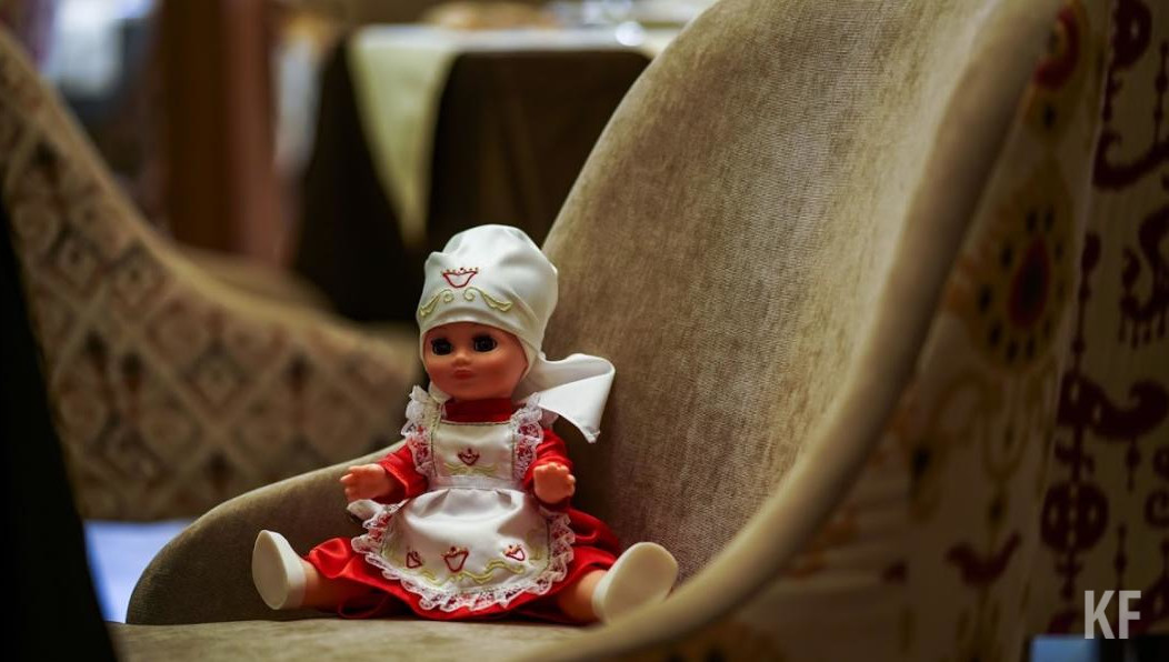 Для своей уловки мошенники выбирают в жертвы мужчин и используют маленьких девочек.