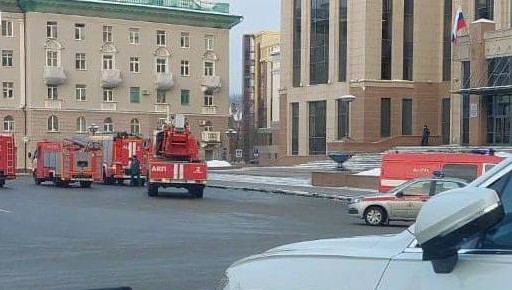 Внутри помещения сильное задымление.